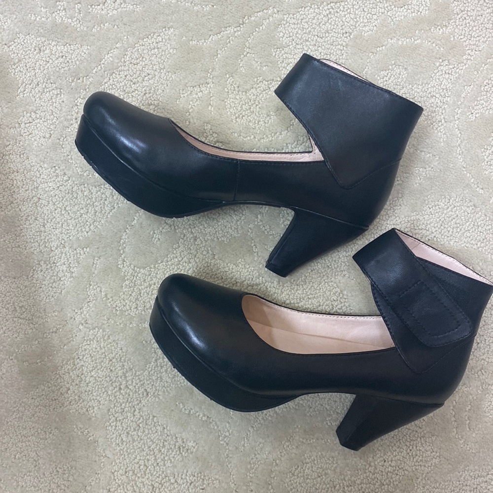 Sacha London Shoes -Valeria Black Leather Size 6 Sold Out…Hard to find.